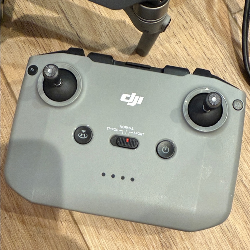 DJI Mavic Air 2 Gray Drone Set with Controller and Accessories
Flymore package - Picture 2 of 5